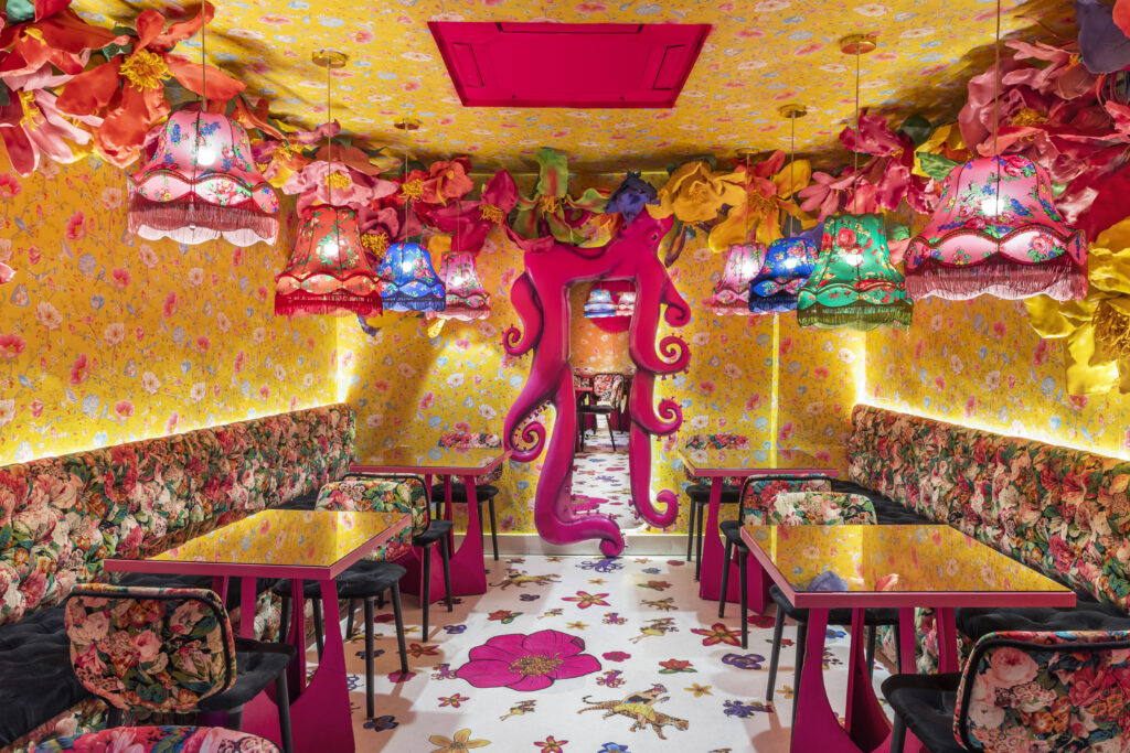 Ignifugación Decorativa en Rosi la Loca World